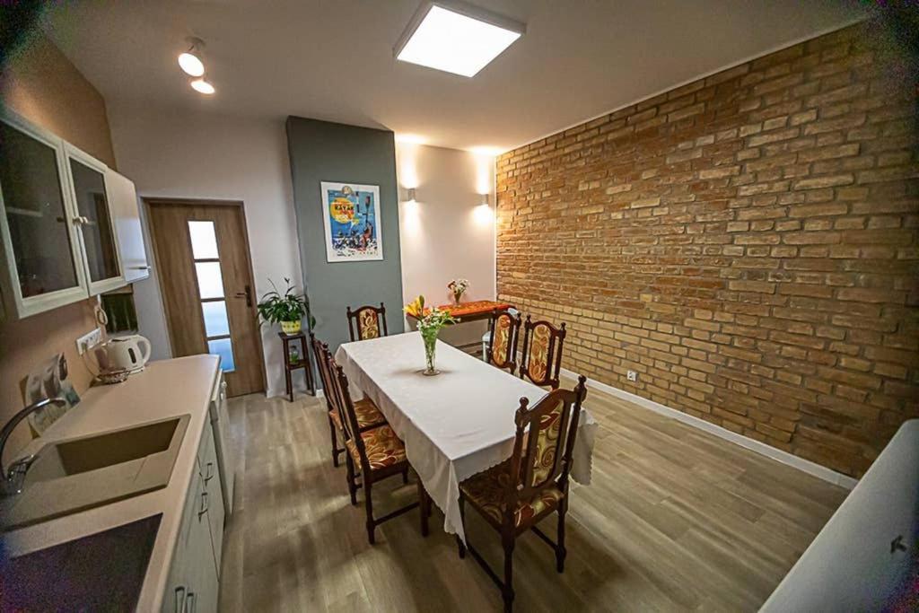 Apartament Rynek Leśna Exterior foto